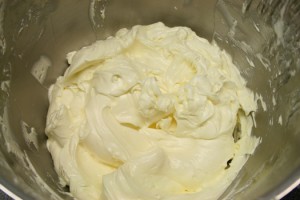italian-meringue-buttercream-4.jpg